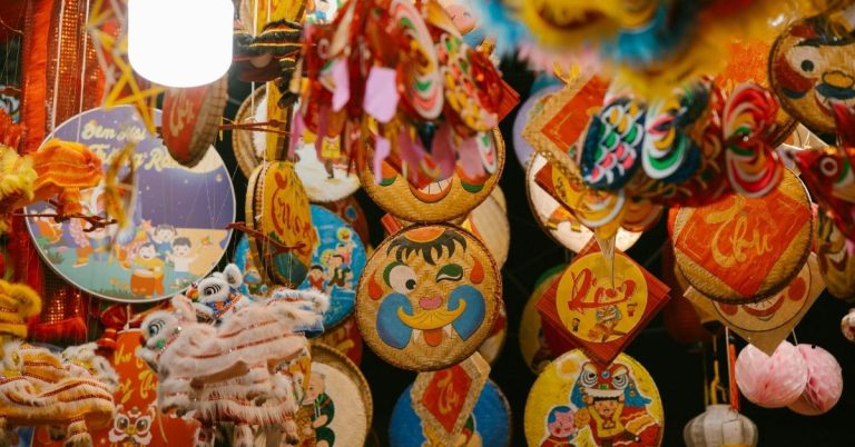 feature myanmar students embrace chinese culture at mid-autumn festival